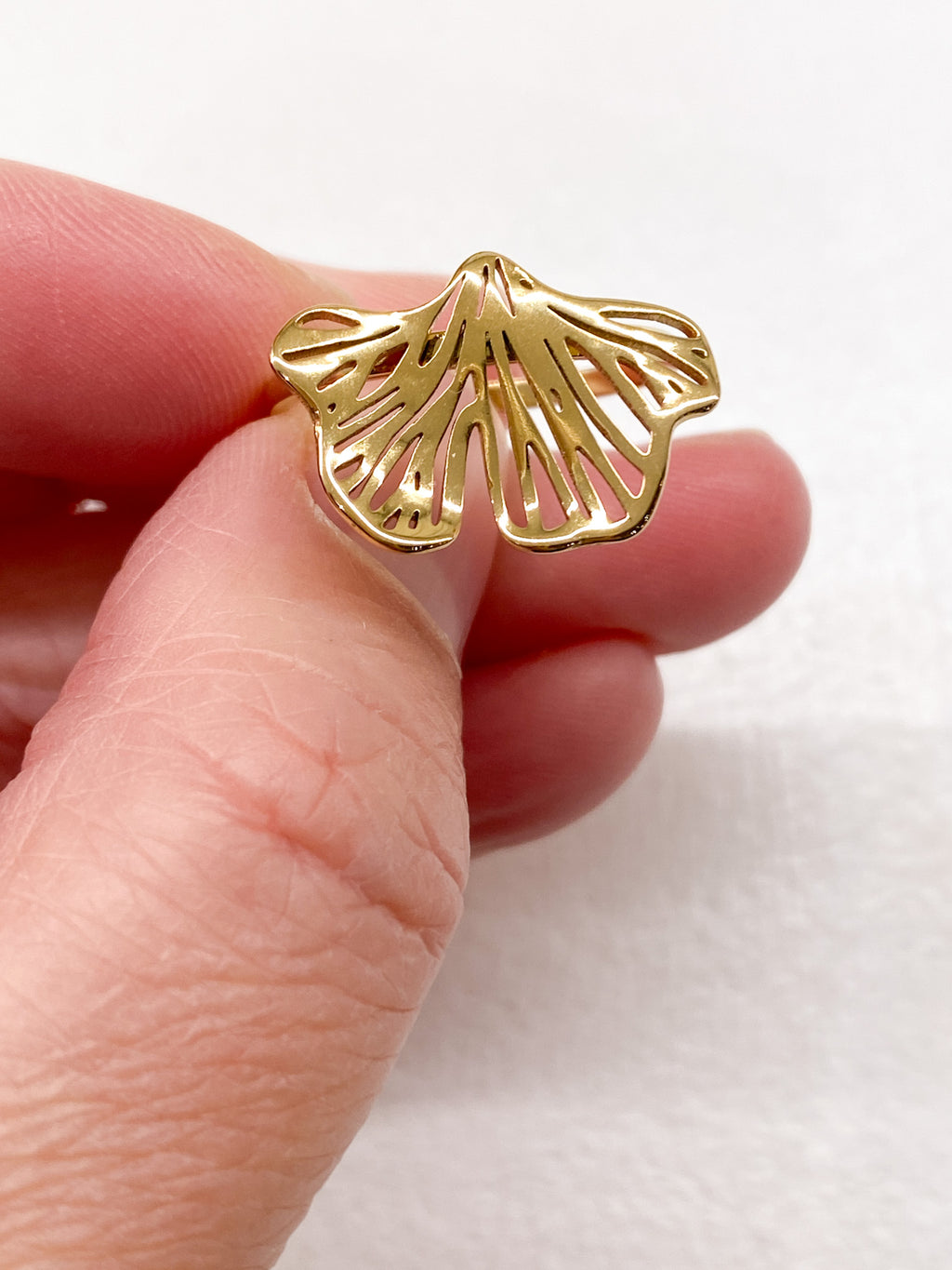 Bague fine ginkgo ajouré en acier inoxydable