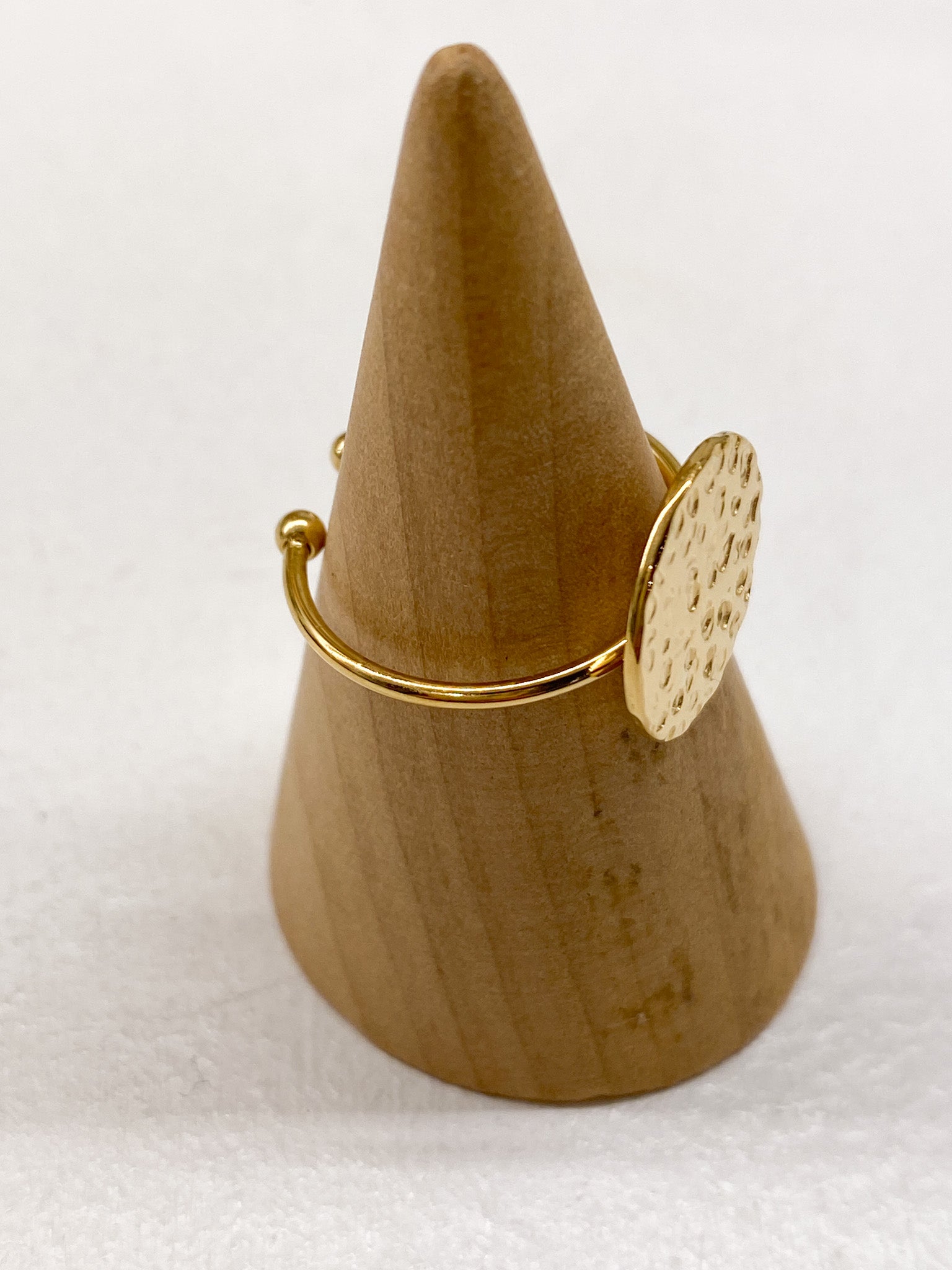 Bague fine cercle martelé en acier inoxydable