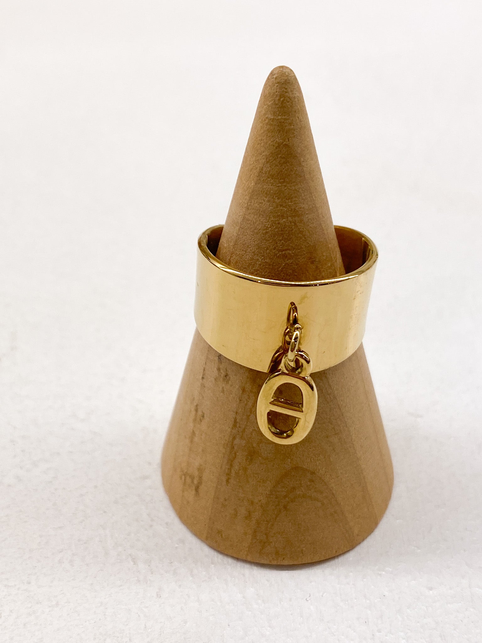 Bague large en acier inoxydable avec pampille maillon