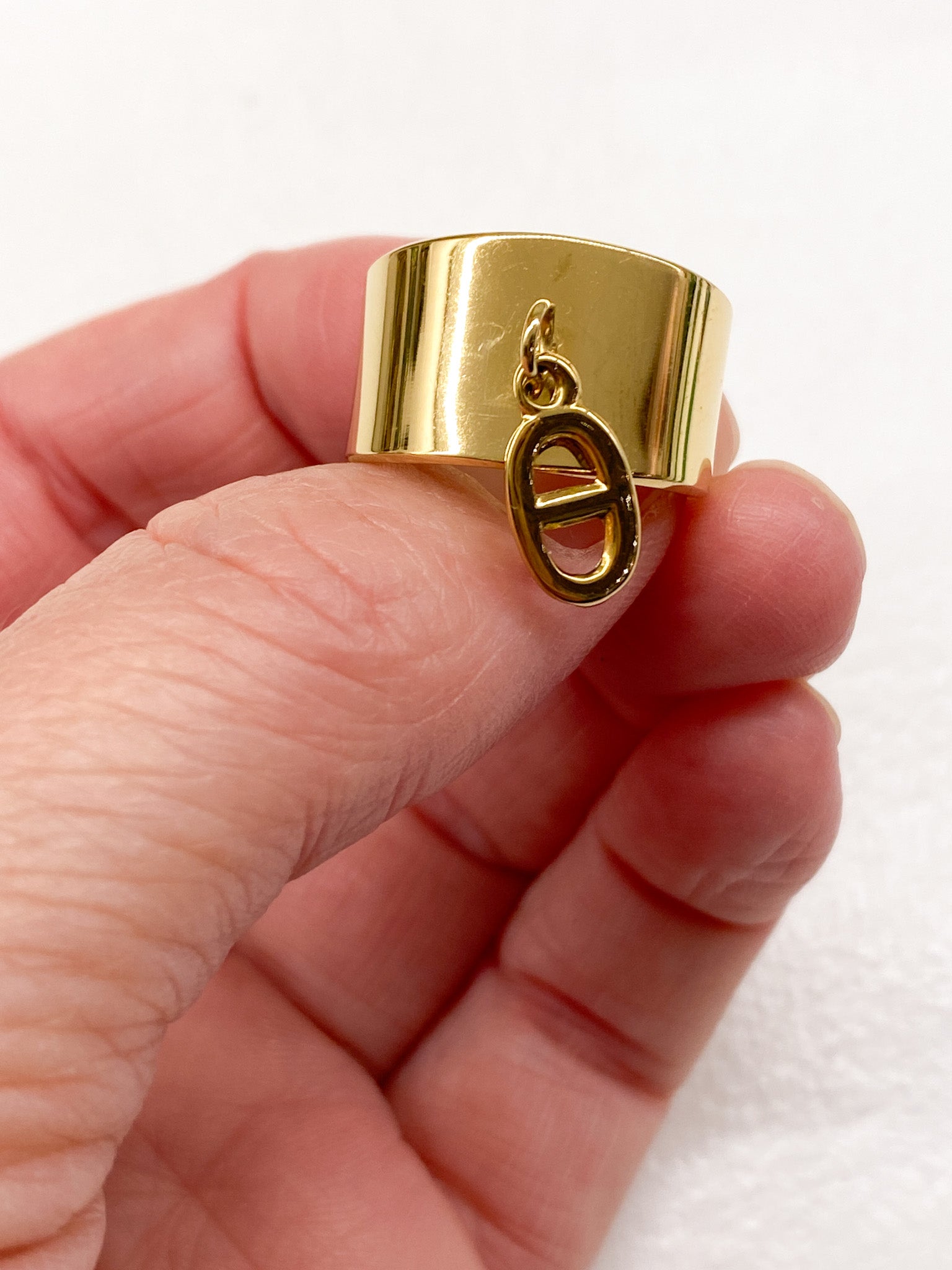 Bague large en acier inoxydable avec pampille maillon