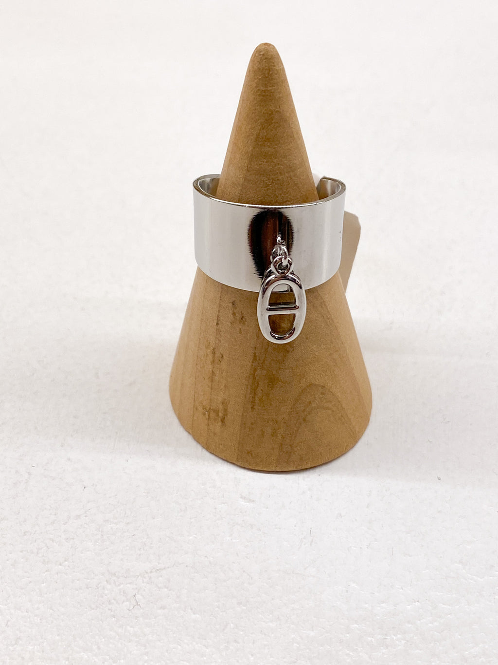 Bague large en acier inoxydable avec pampille maillon