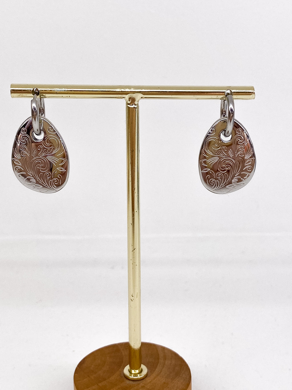 Créoles en acier inoxydable avec pendentif gravé