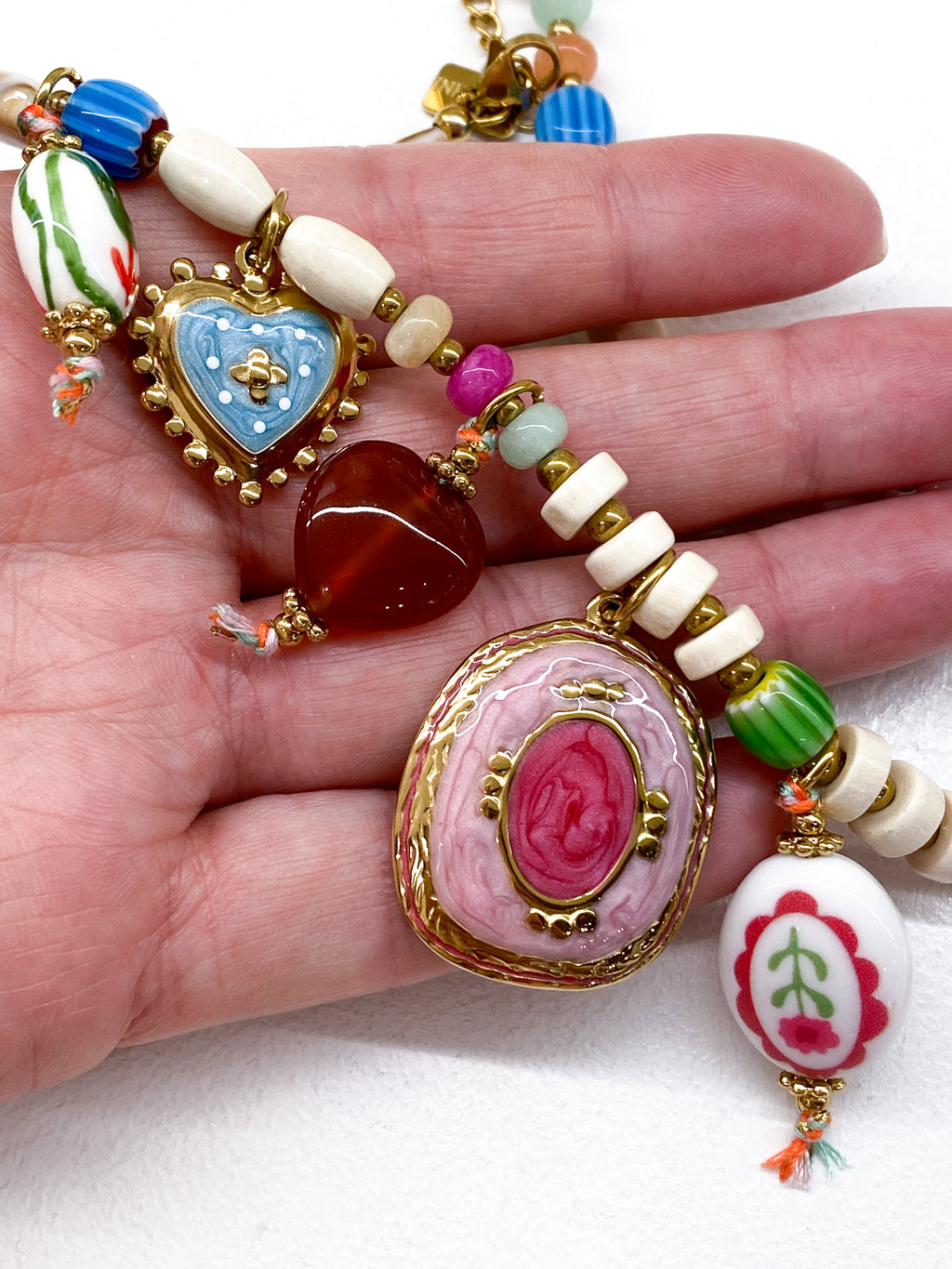 Collier perles fantaisie et pampilles colorées