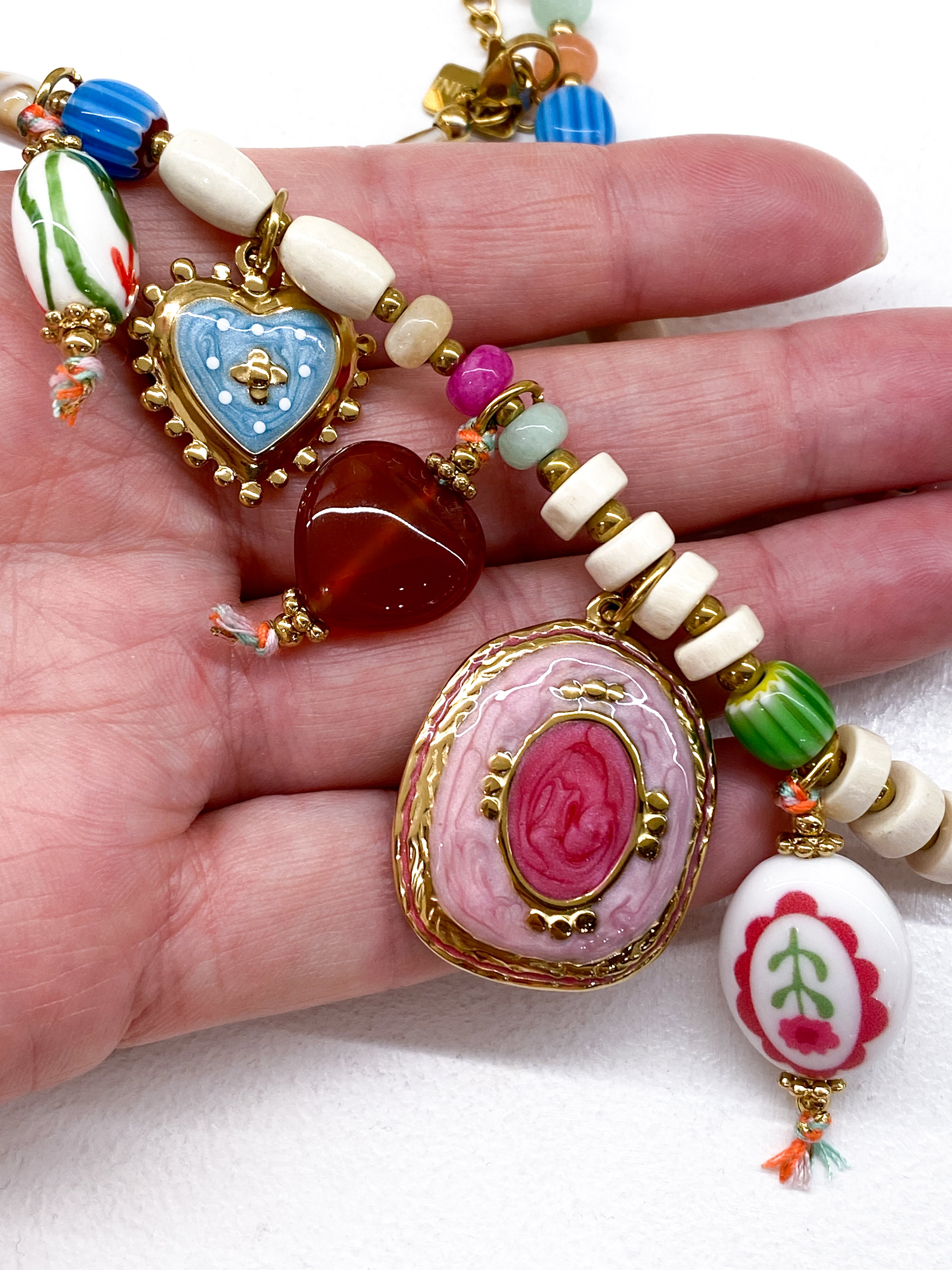 Collier perles fantaisie et pampilles colorées