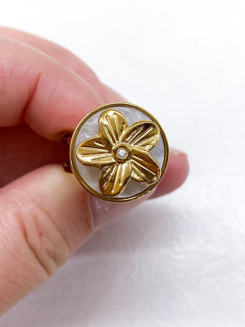 Bague fine anti-stress avec fleur tournante