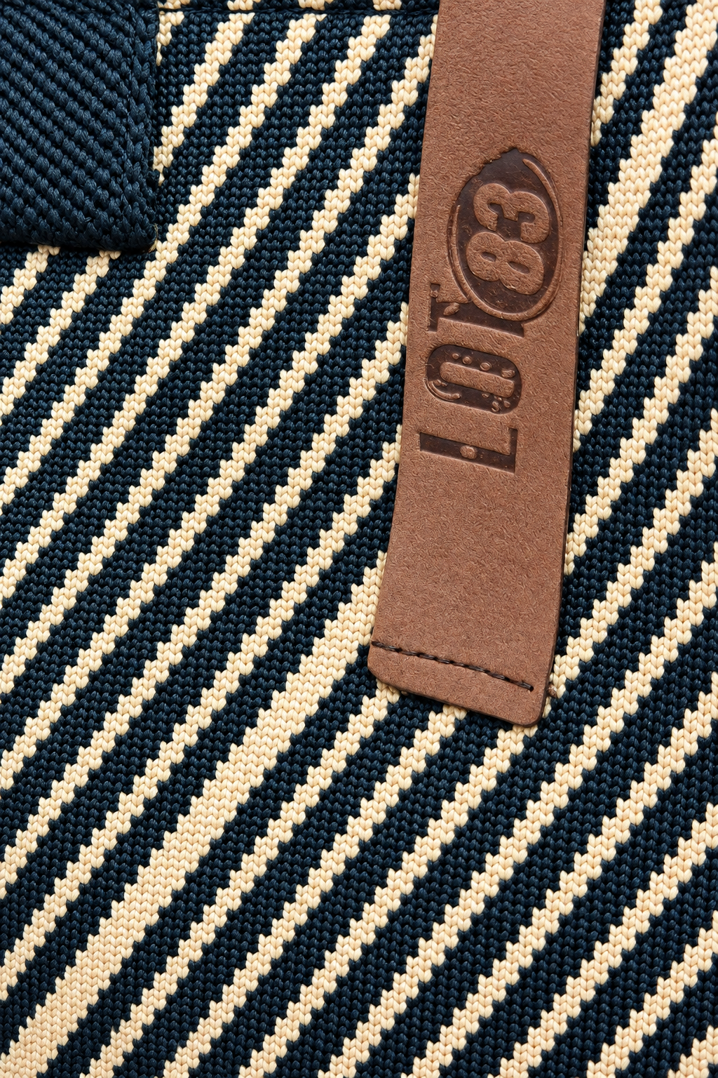 Sac à main Lot 83 noir et beige à rayures géométriques