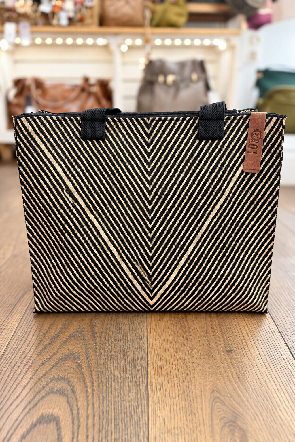 Sac à main Lot 83 noir et beige à rayures géométriques