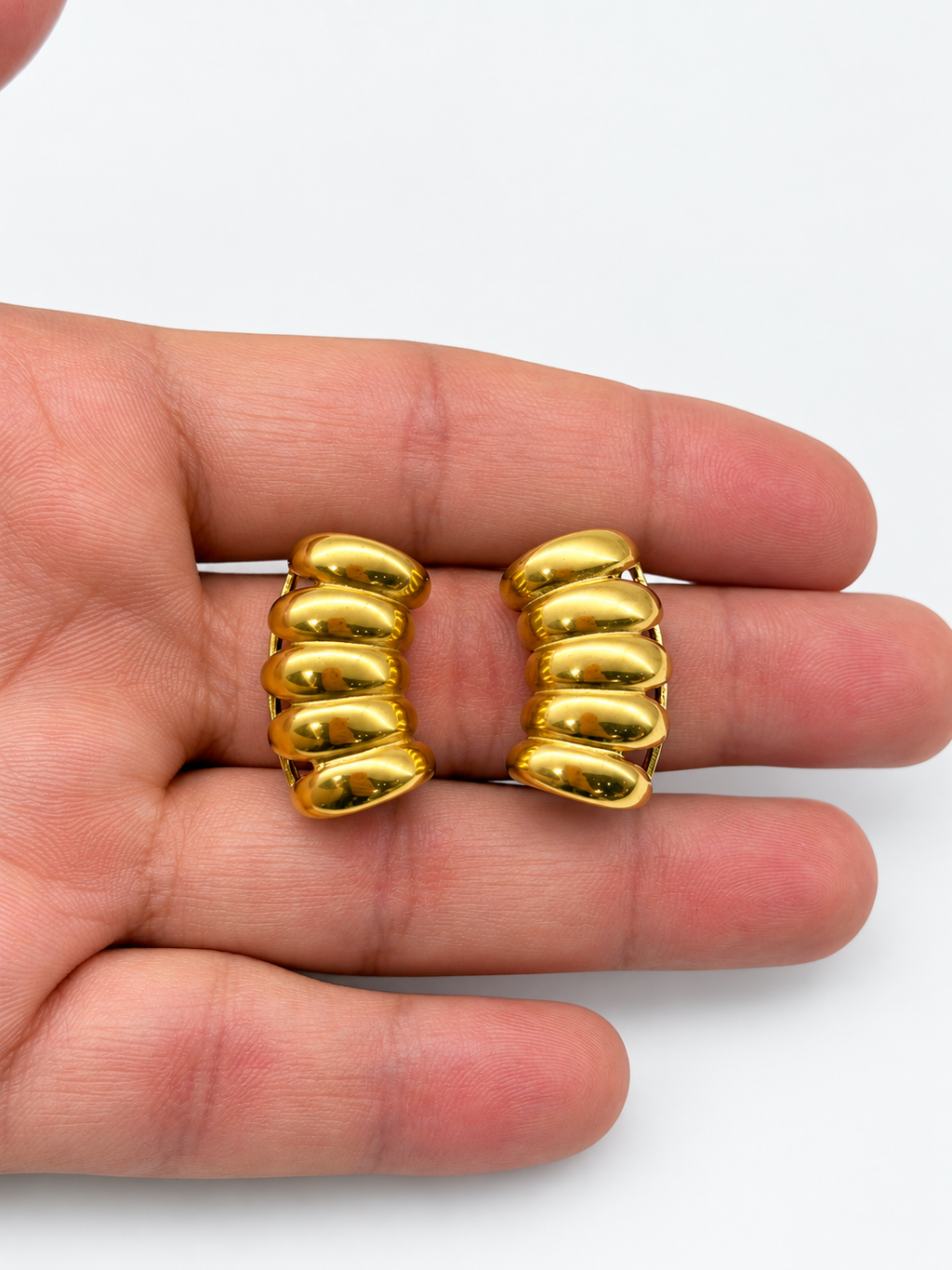 Boucles d’oreilles dorées larges en acier inoxydable