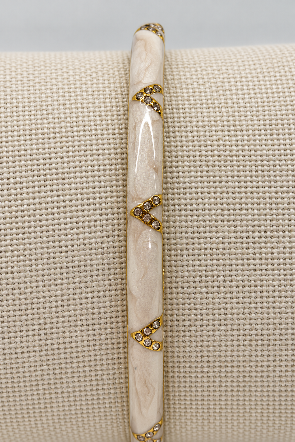 Bracelet jonc doré et émaillé à strass, plusieurs coloris