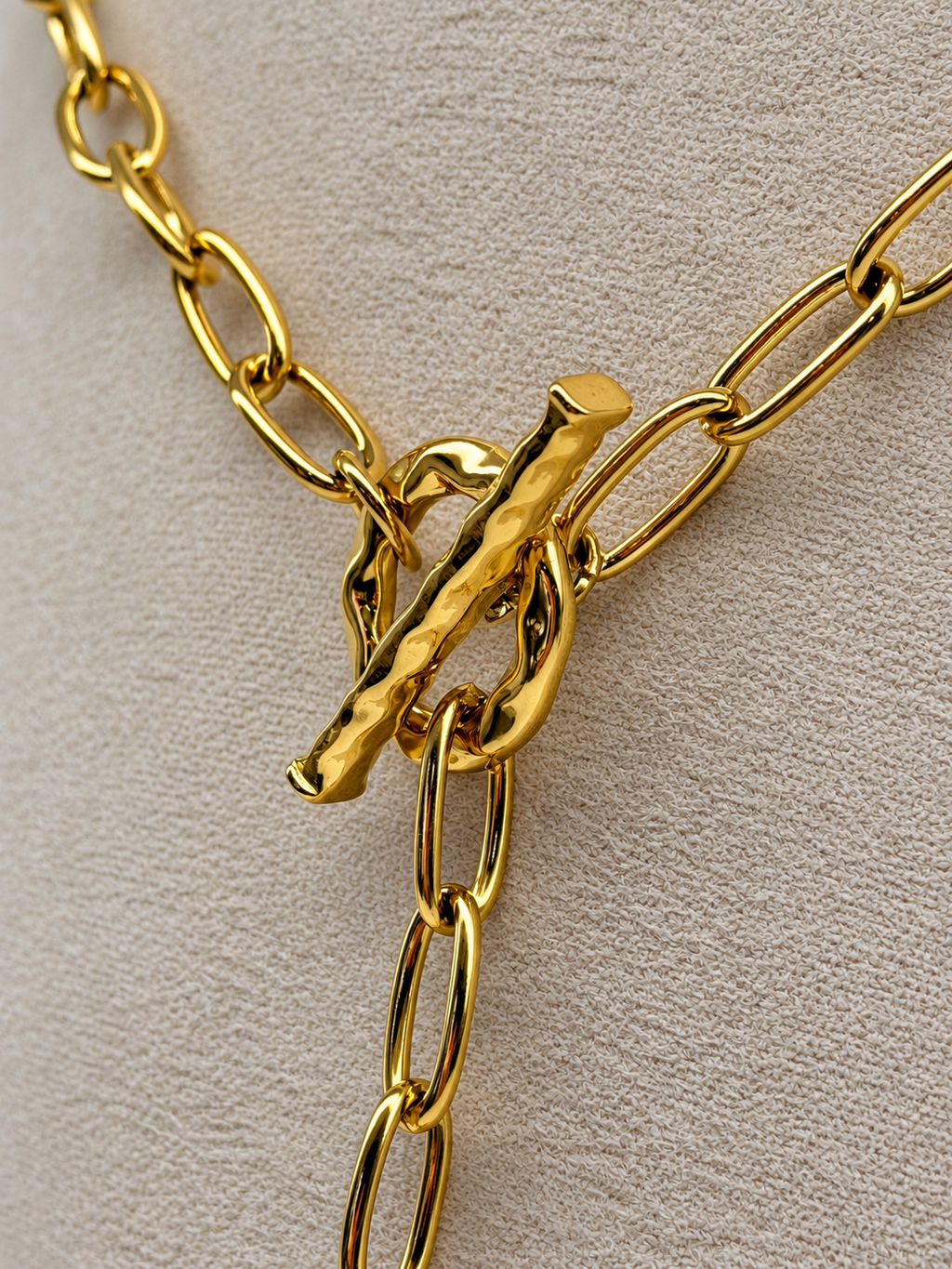 Collier Y doré à chaîne maillons et pendentif ovale