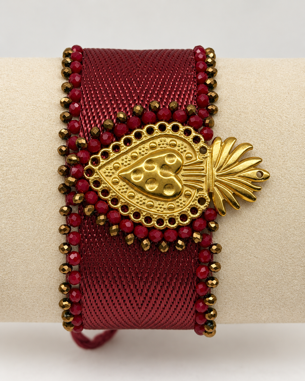 Bracelet manchette indien à cœur doré et perles scintillantes