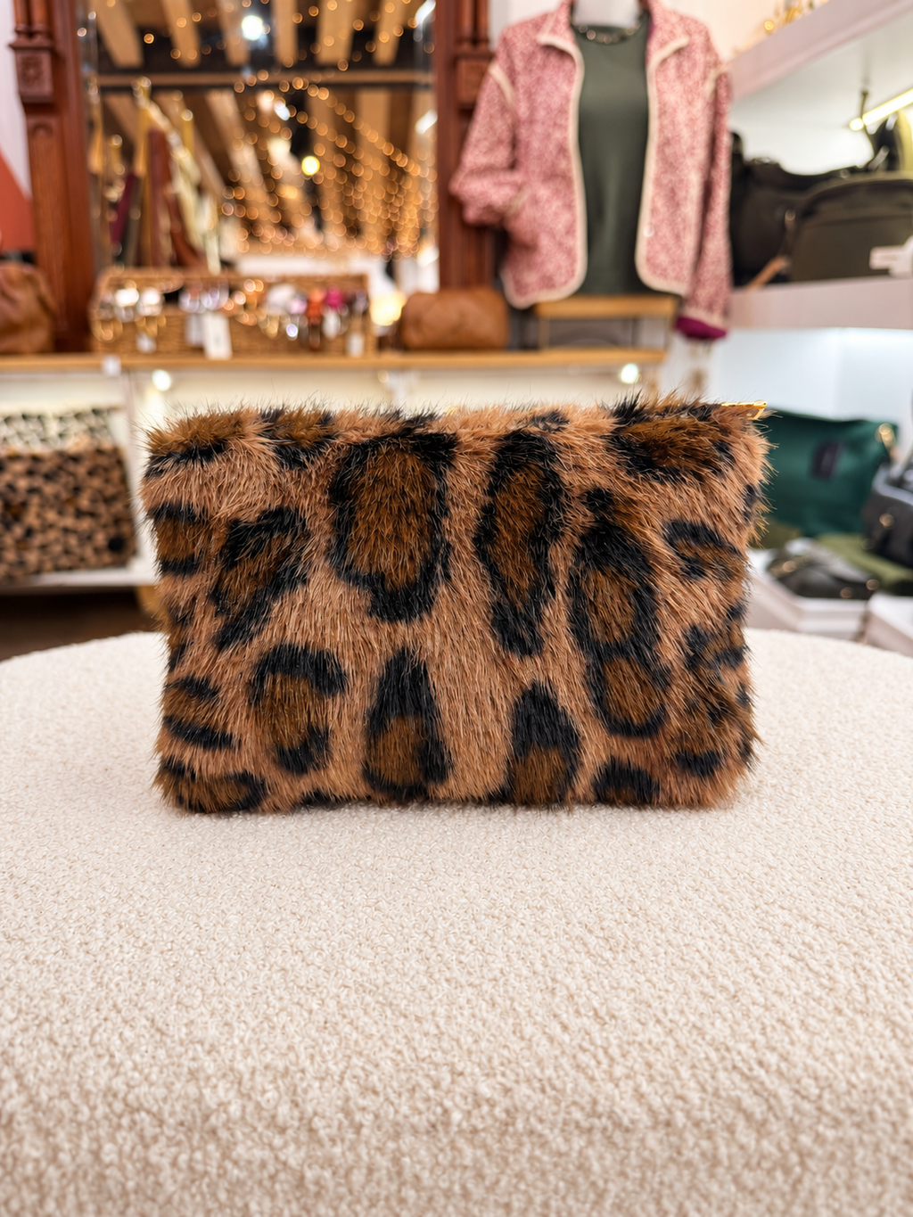 Pochette en fourrure synthétique douce à fermeture dorée