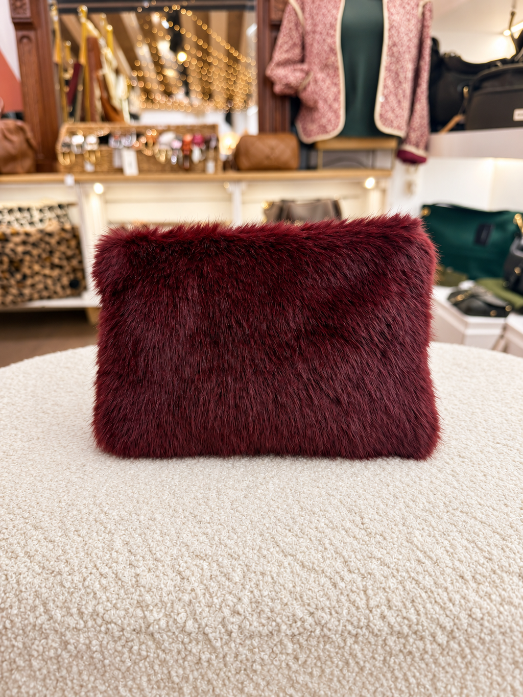 Pochette en fourrure synthétique douce à fermeture dorée